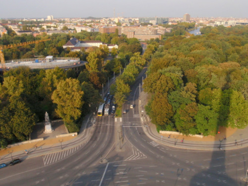 Larger scale views to the east from the Siegessäule.